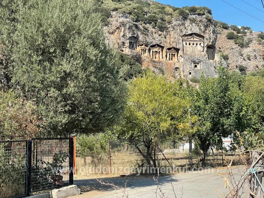 1+0-Zimmer Einfamilienhaus Zu verkaufen in Çandır Bz. Köyceğiz - 2.765 m²