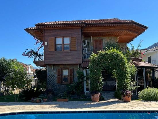 Steinvilla Zum Verkauf In Dalyan Gülpınar Auf Einem 580 M² Großen Grundstück