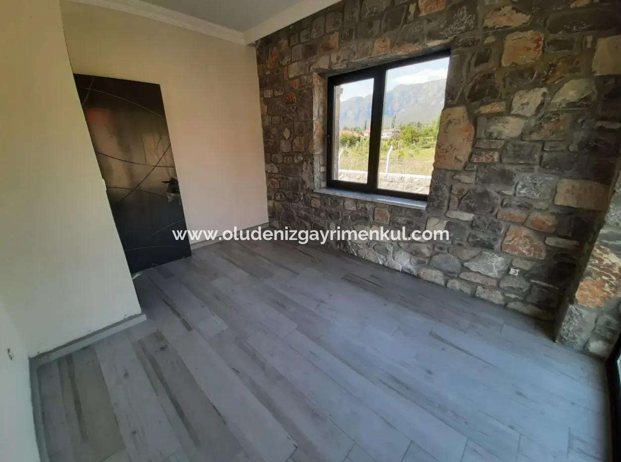 3 1 Steinhäuser Zum Verkauf In 930M2 Grundstück In Zeytinalan