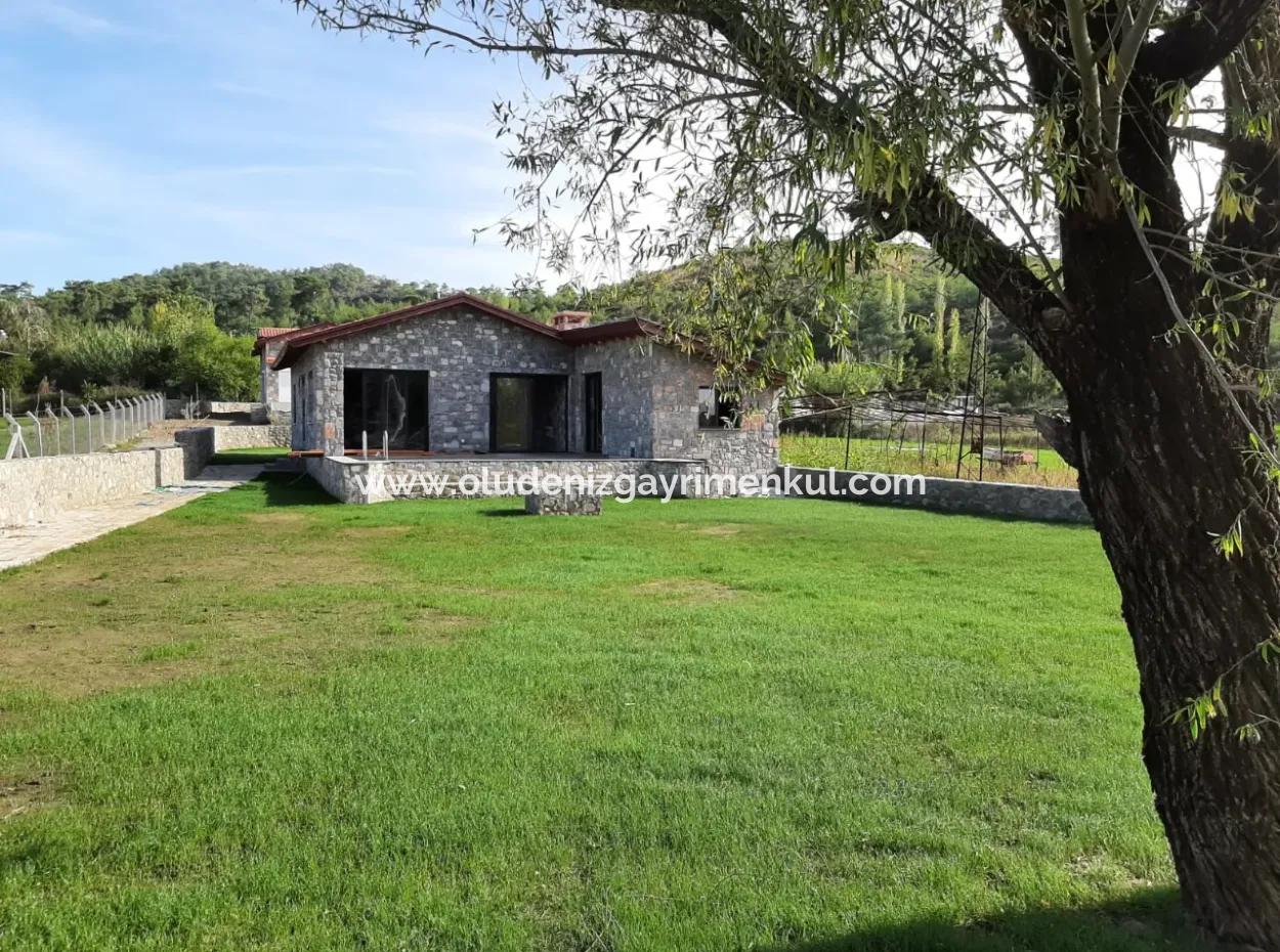 3 1 Steinhäuser Zum Verkauf In 930M2 Grundstück In Zeytinalan