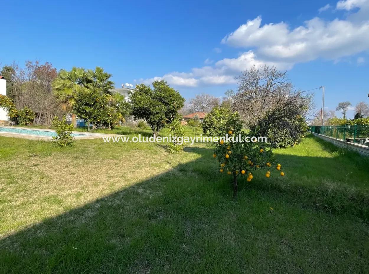 Einstöckiges Haus Zum Verkauf Auf Einem Grundstück Von 2882 M2 In Eskiköy