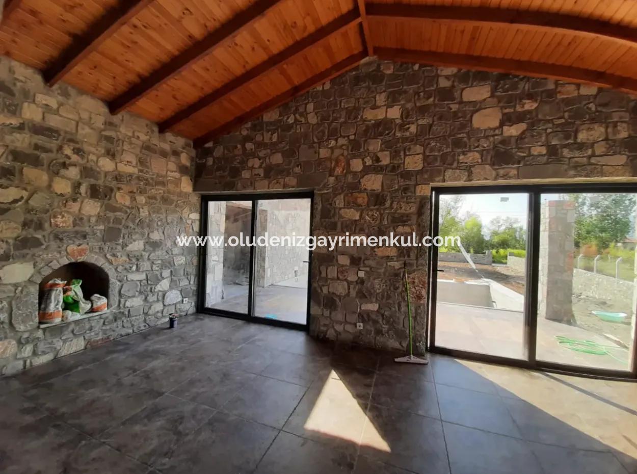 3 1 Stone Houses For Sale In 930M2 Plot In Zeytinalan