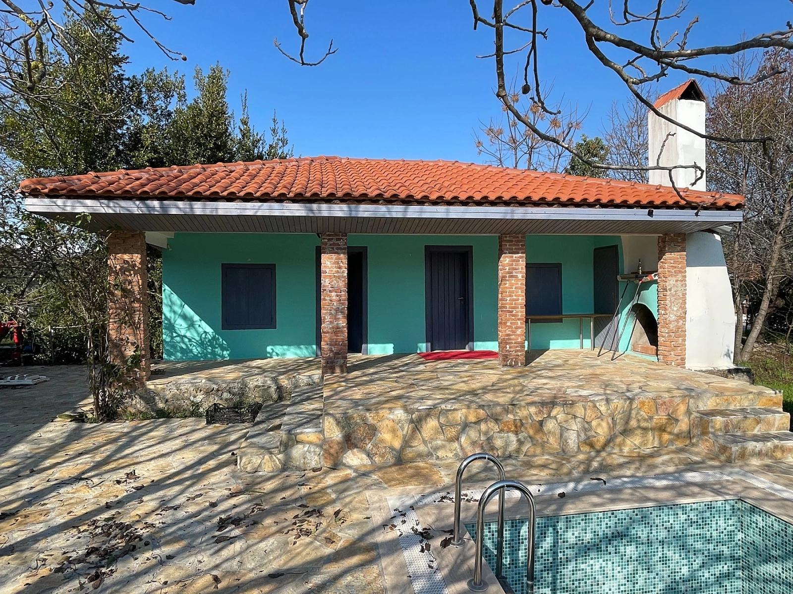 Eskiköy'de 2882 M2 Arsa İçerisinde Müstakil Satılık Tek Katlı Ev