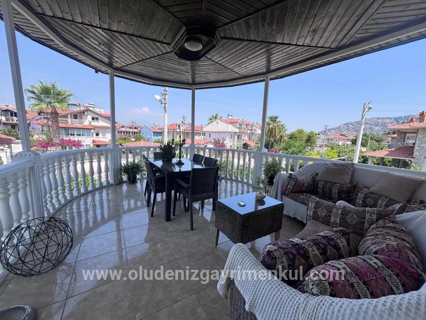 Dalyan Maraş'ta Köşebaşı 980m2 Arsa İçerisinde 5+1 Satılık Villa