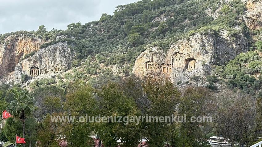 Dalyan'da 30 Odalı Kanala Yakın Satılık Otel