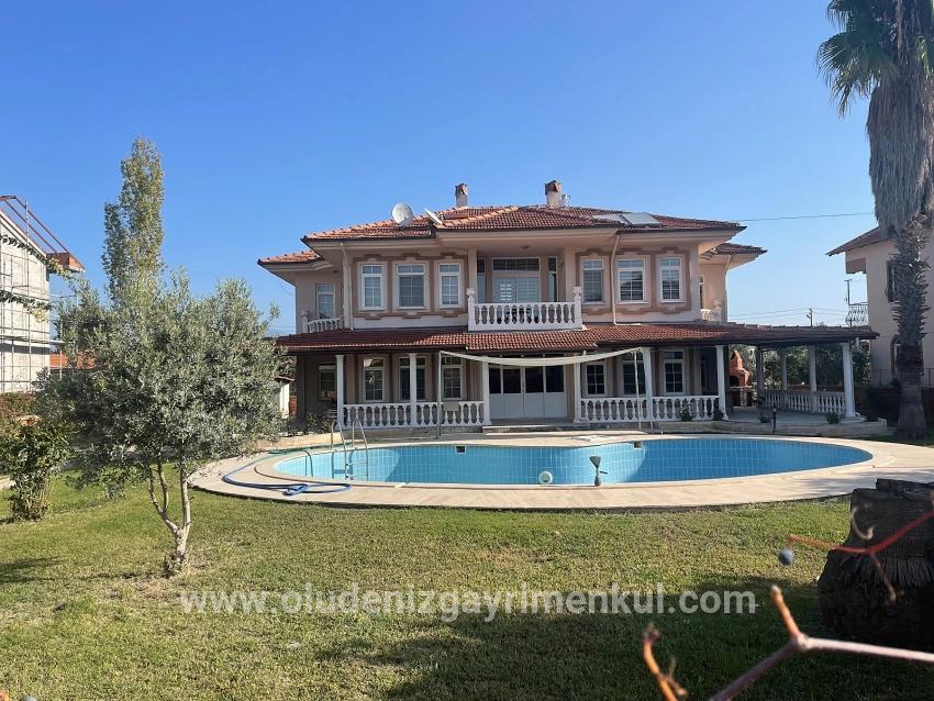 Dalyan'da 1000m2 Arsa İçerisinde 4+1 Satılık Villa