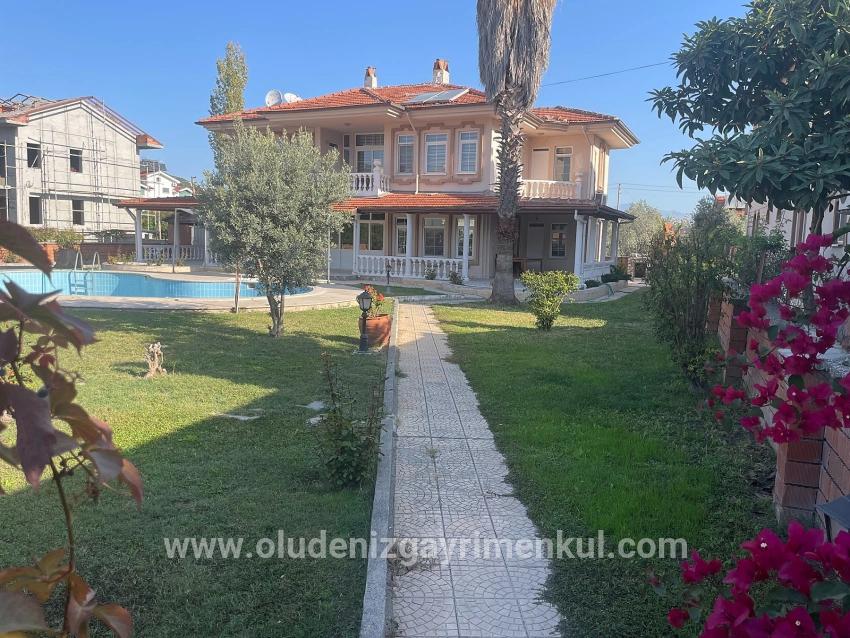 Dalyan'da 1000m2 Arsa İçerisinde 4+1 Satılık Villa