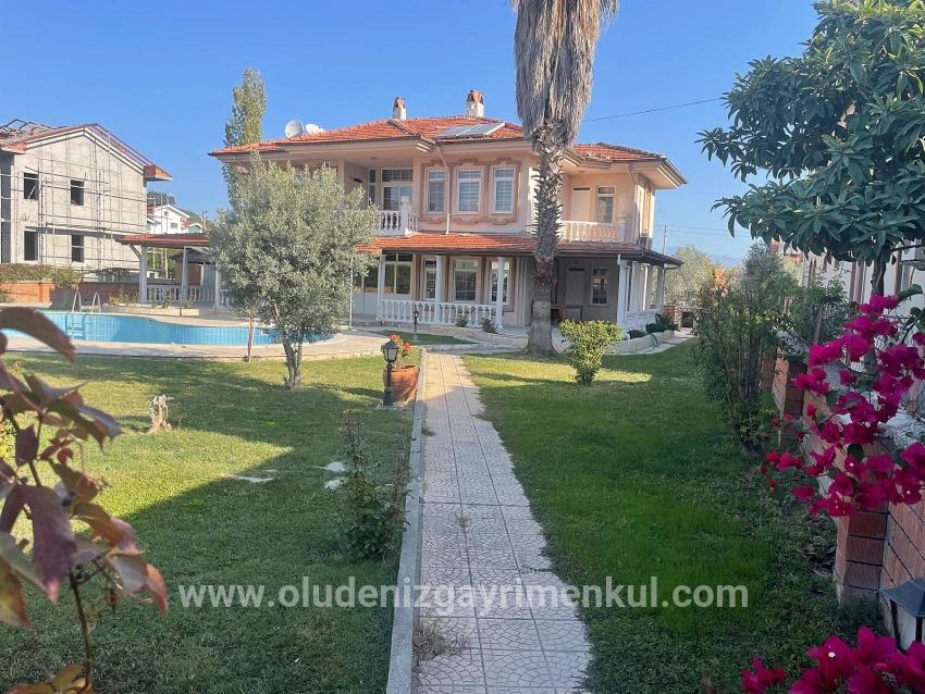 Dalyan'da 1000m2 Arsa İçerisinde 4+1 Satılık Villa
