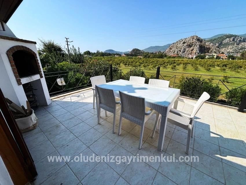 Dalyan Arıkbaşı'nda 600m2 Arsa İçerisinde Satılık Villa