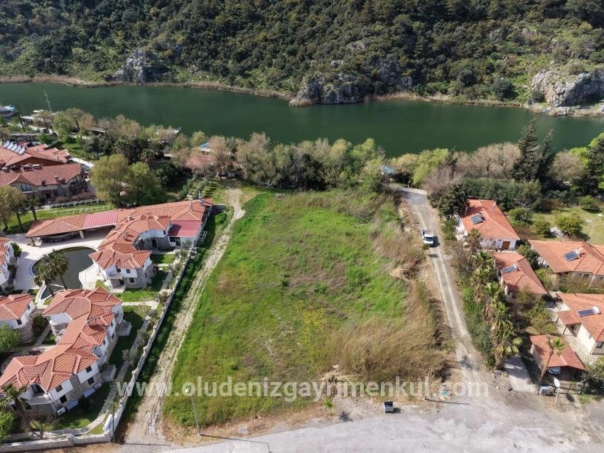 Dalyan Gülpınar'da Kanala Sıfır 2600m2 %20 Turizm İmarlı Satılık Arsa