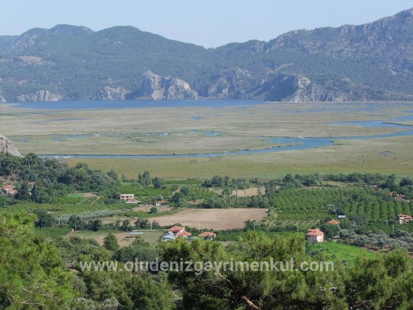 Çandır'da Göl Manzaralı 1252m2 Satılık Arsa