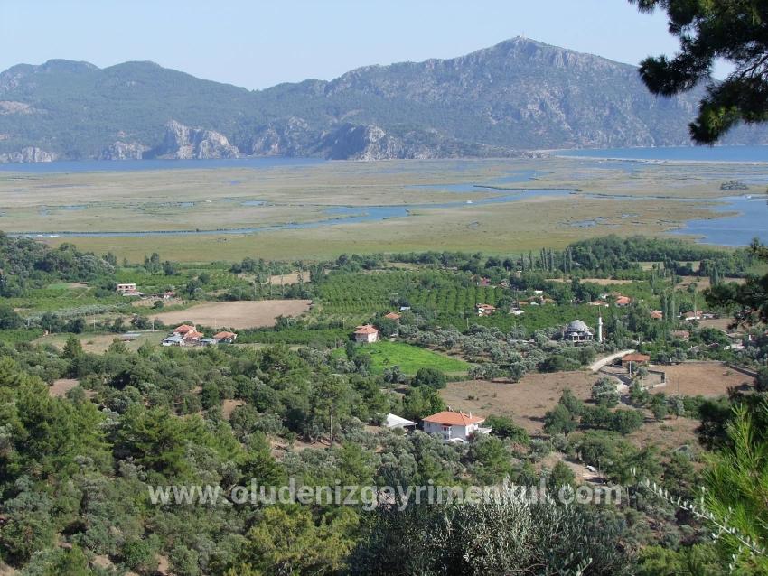 Çandır'da Göl Manzaralı 1252m2 Satılık Arsa