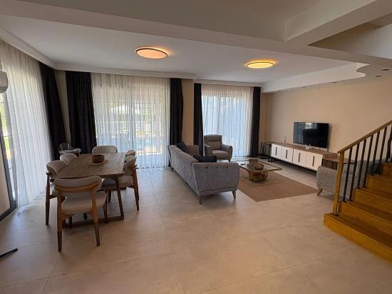 Dalyan'da Gülpınar'da Satılık 4+1 Villa