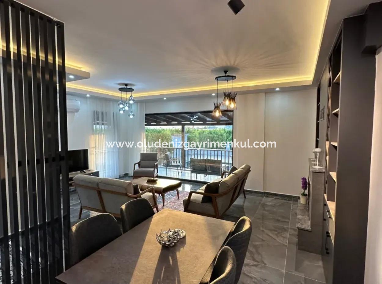 Eskiköy'de 14.136 M2 Tarla İçerisinde 4+1 Satılık Villa