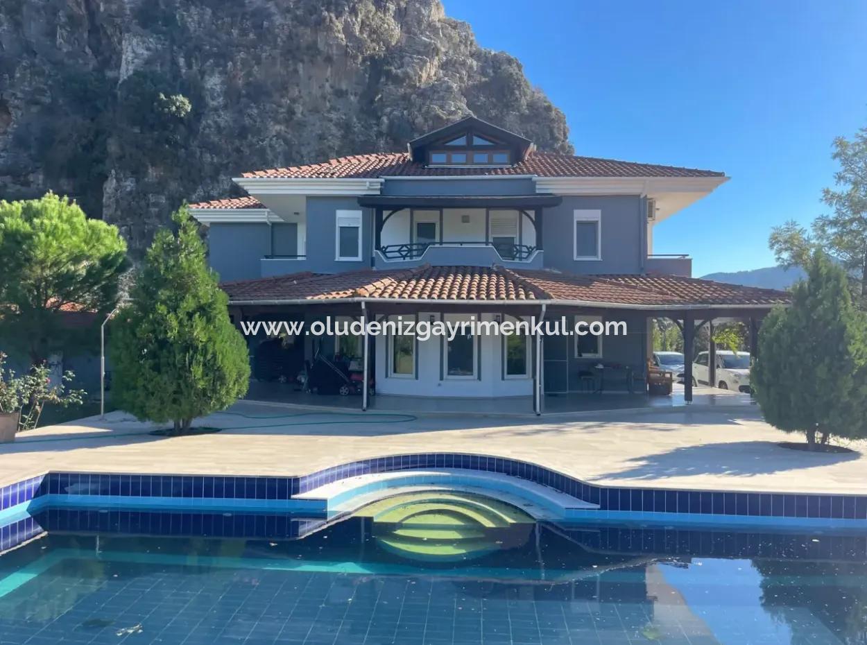Dalyan Gülpınar'da 6000M2 Arsa İçerisinde 4+2 Satılık Villa