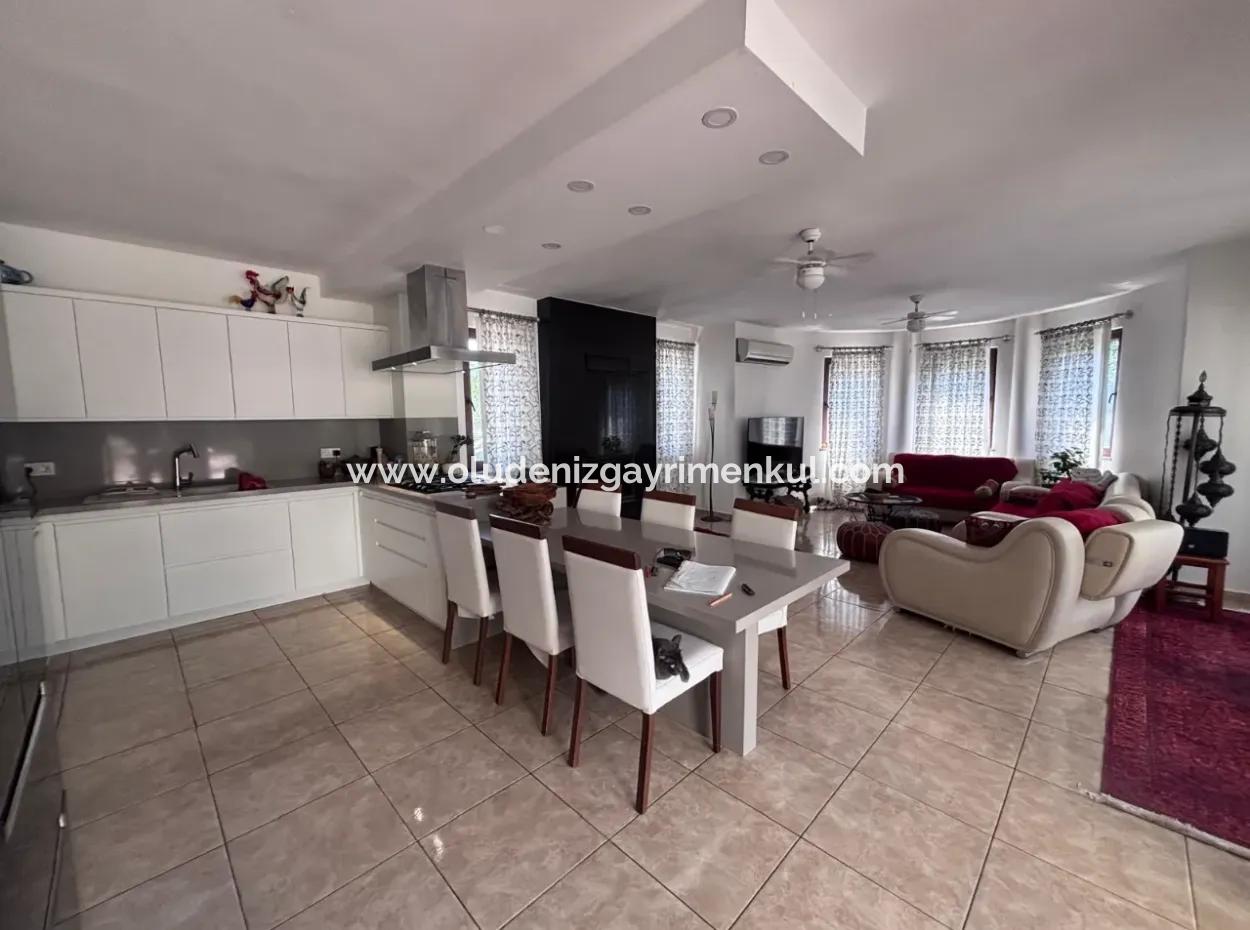 Dalyan Maraş'da Köşebaşında 980M2 Arsa İçin'de 5+1 Satılık Villa