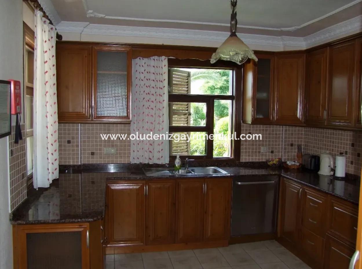 Dalyan'da Deniz Ve Kanal Göl Kral Mezarları Doğa Manzaralı Maraşda Satılık Lüks Villa