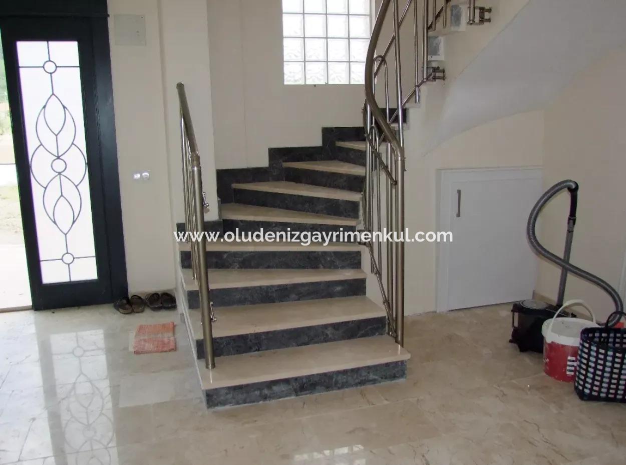 Zeytinalanda Satılık Lüks Villa Köyceğiz Zeytınalanda 6800M2 Arsa Full Göl Manzaralı Satılık Villa