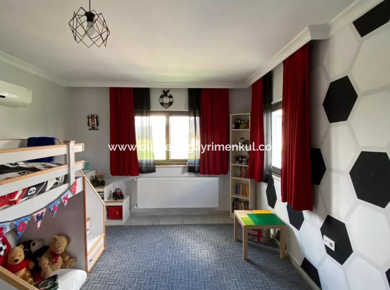 Okçular'da Satılık Villa Lüks 5 Yatak Odalı Satılık Villa