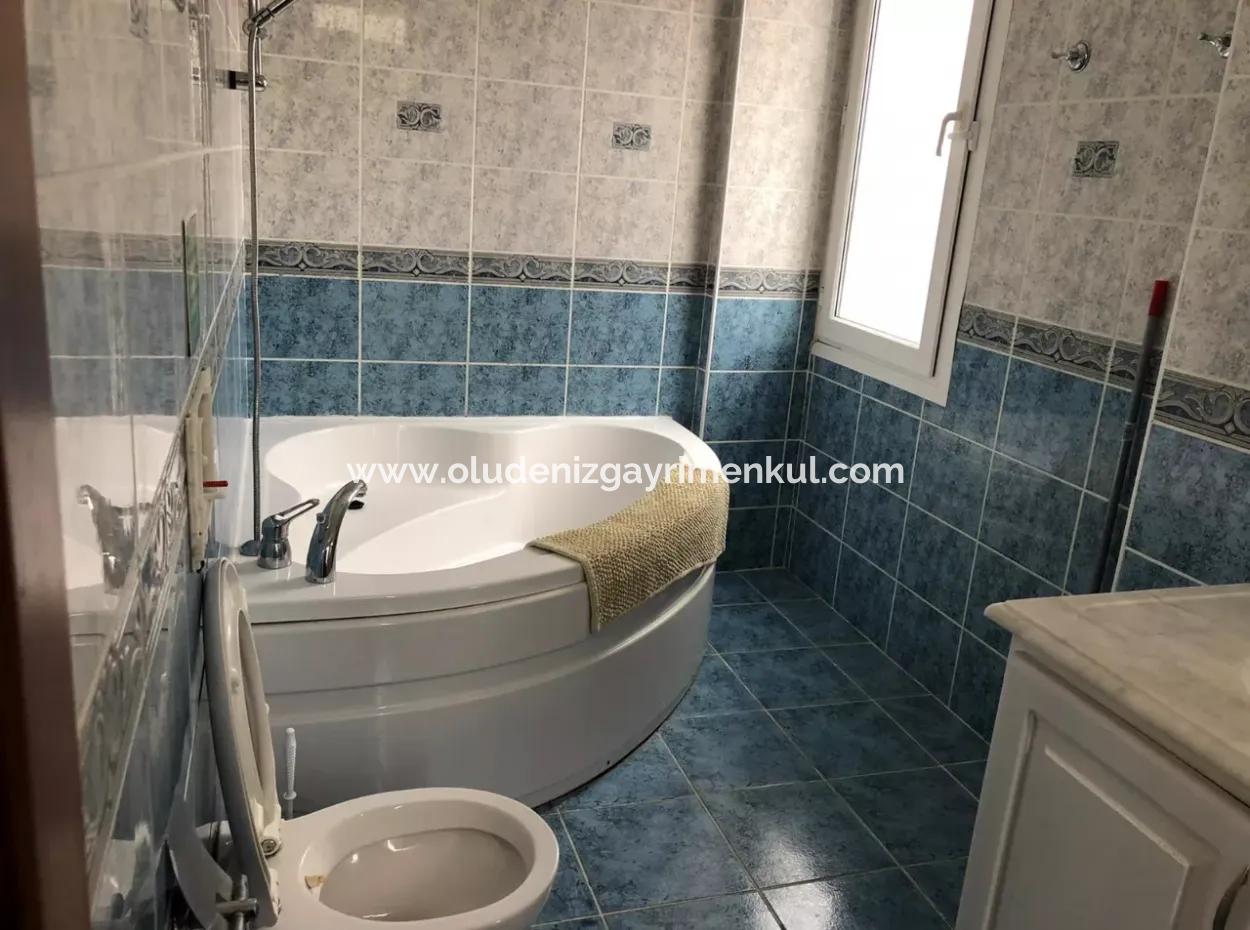 Dalyan Gülpınar'da 1100 M2 Arsa İçerisinde 6+1 Satılık Villa