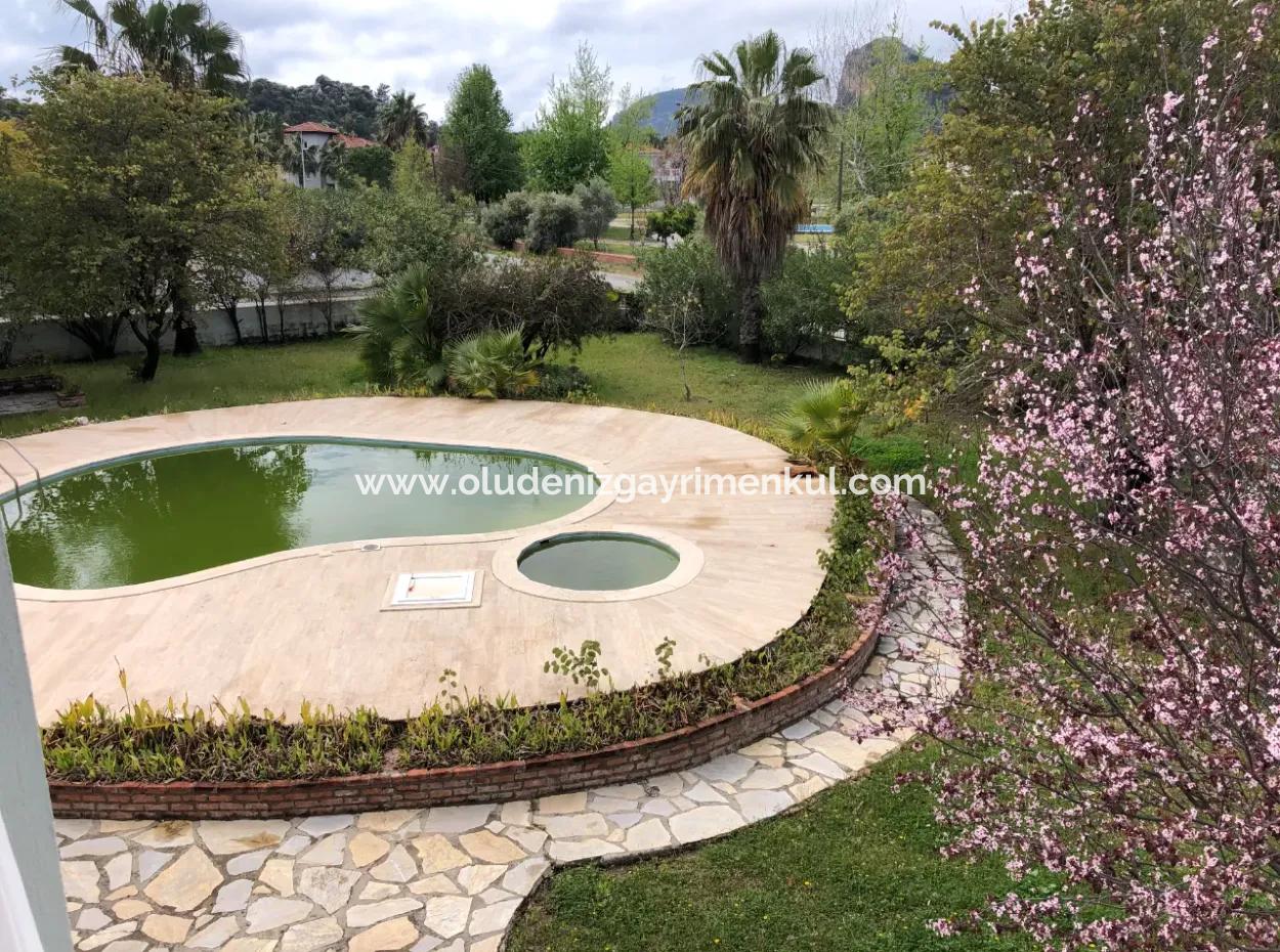 Dalyan Maraş'ta 1532M2 Satılık Villa