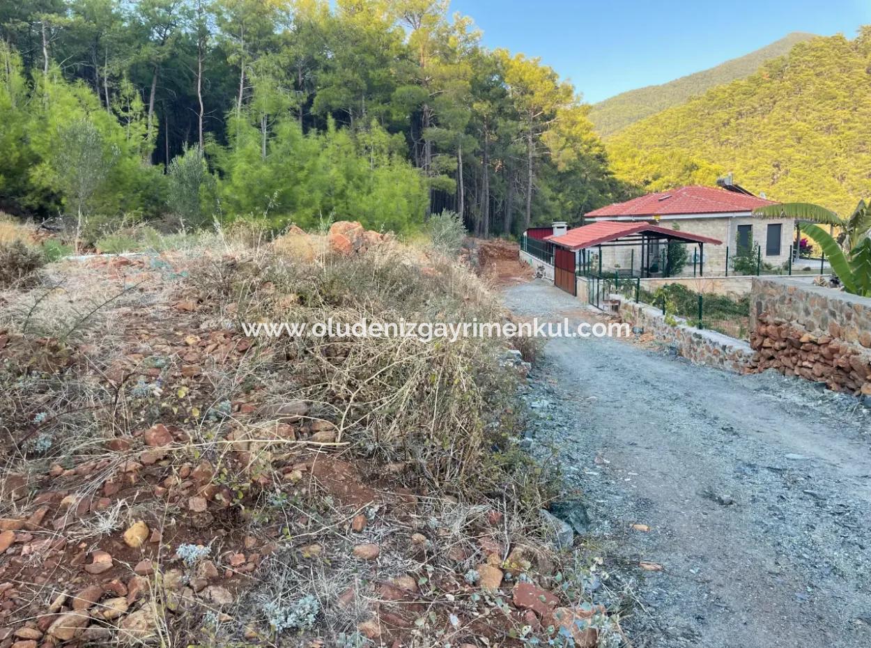 Ekincik'de Deniz Manzaralı 420M2 İmarlı Satılık Arsa