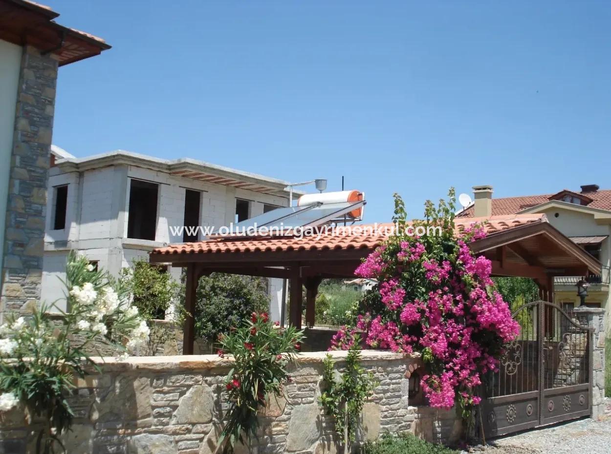 Dalyan'da Satılık Villa Dalyan Gülpınarda  800M2 Arsa İçerisinde 4+1 Salık Lüks Villa